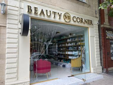 BEAUTY CORNER